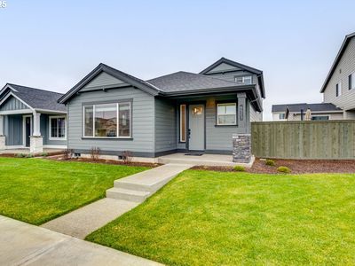 6523 SE Silvergrass St