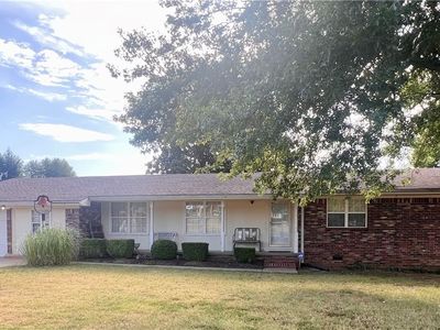 106 N Lillard Ln