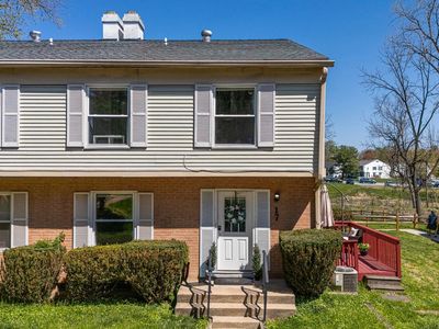 17 Woodenbridge Ct #C