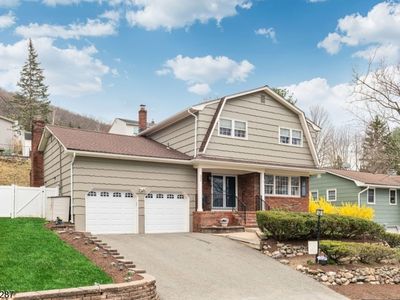 32 Schirra Dr