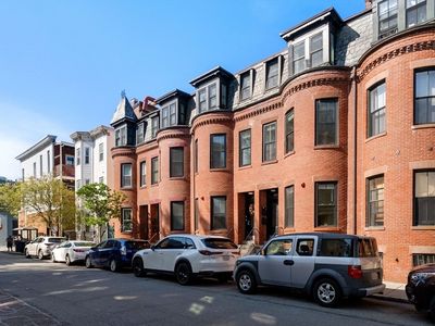 209 Green St Unit 1
