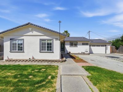 693 Bedivere Dr