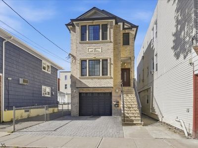 322 Cross St