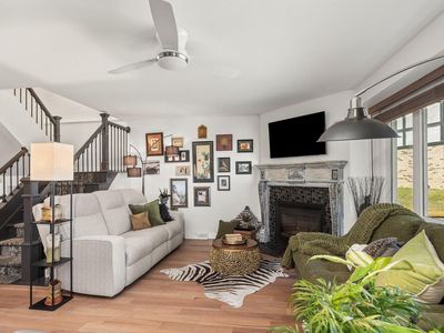 5335 South Sutton PLACE