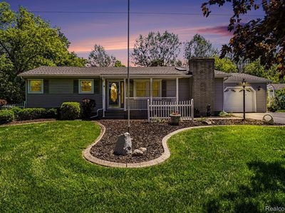 4023 S Genesee Rd