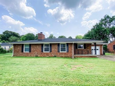 2020 York Dr