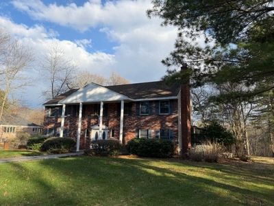 10 Crestwood Rd