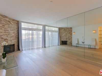 200 N Swall Dr Unit 462