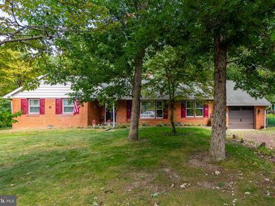 Property at 12 N Lakeside Dr W, Medford, NJ