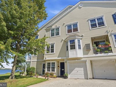 5209 Riverfront Dr