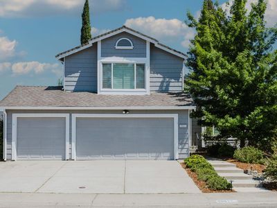 Property at 9881 Turtle Dove Ct, Elk Grove, CA