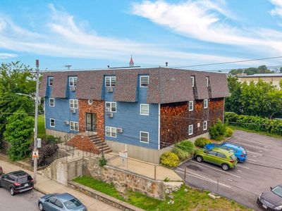 464 Bank St APT 3