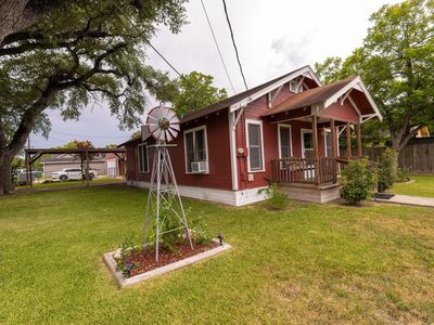 702 E Colorado St