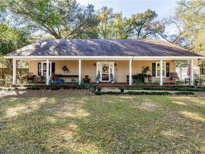 204 Bayou Ave E
