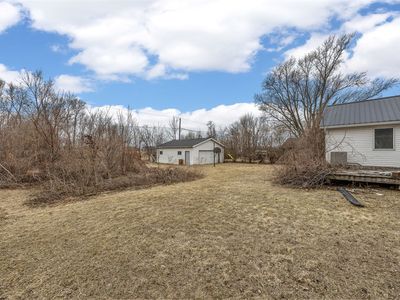 Property at 625 Freeseway Dr, Robins, IA