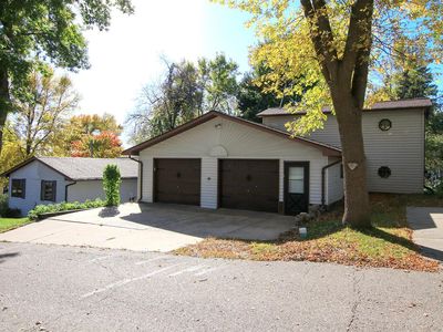 124 E Saint Paul St