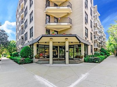 1874 Pelham Pkwy S APT 2P