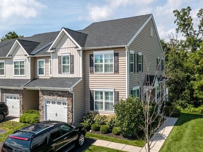 242 Hillstone Cir