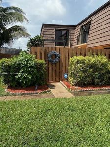 Property at 964 Springdale Cir, Palm Springs, FL