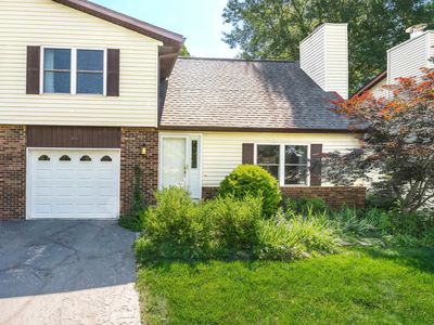 3842 S Laurel Ct