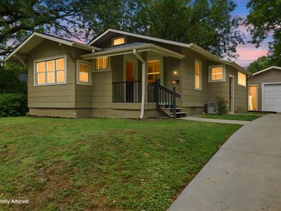 2423 Franklin Ave