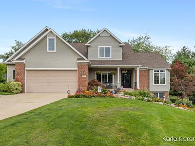 61 Greystone Ct NE