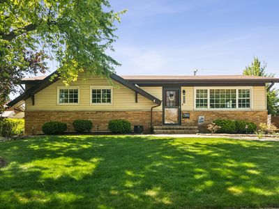 Property at 805 E Ironwood Dr, Mount Prospect, IL
