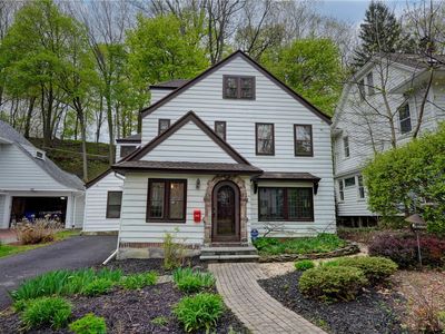 37 Highland Pkwy