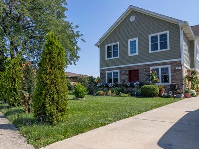 1104 E Irving Park Rd