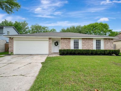 211 Leafwood Cir