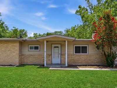 1032 S Mesquite