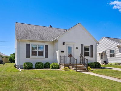 Property at 1709 Grand AVENUE, Manitowoc, WI