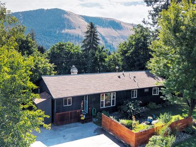 2412 Skyline Dr