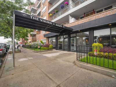 1625 Emmons Ave APT 1R