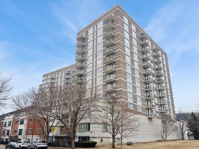 1515 S Prairie Ave Unit 608