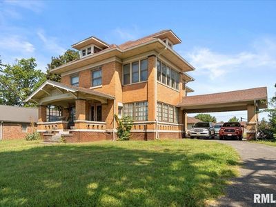 216 W Poplar St