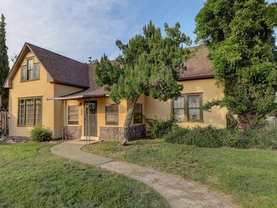 Property at 702 N 2nd St, Alpine, TX