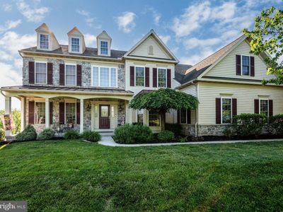 33 Sweetwater Ln