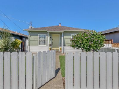 555 Elm Ave