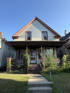 Property at 2607 W Grant STREET, Milwaukee, WI