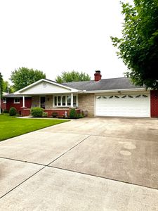 80 Elmwood Dr