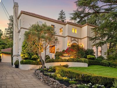 1300 Sunnyhills Rd
