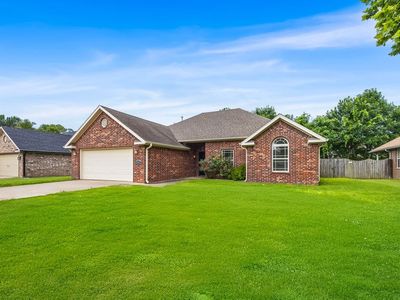 2881 N Bermuda Ave
