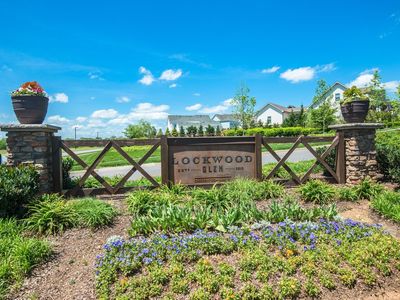 522 Sydenham Dr