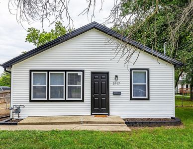 3717 Indianola Ave
