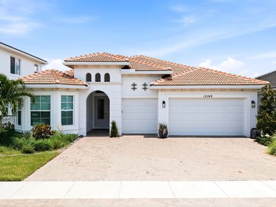 12269 Waterstone Circle