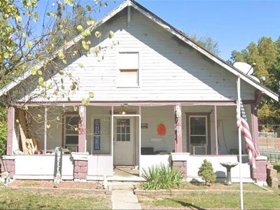 206 W 3rd St