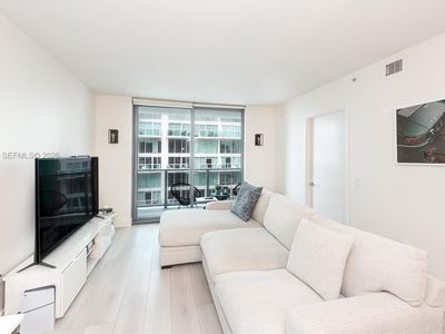 31 SE 6th St APT 2506