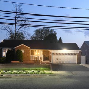 78 Garibaldi Ave