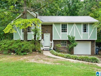 5885 Cheryl Dr